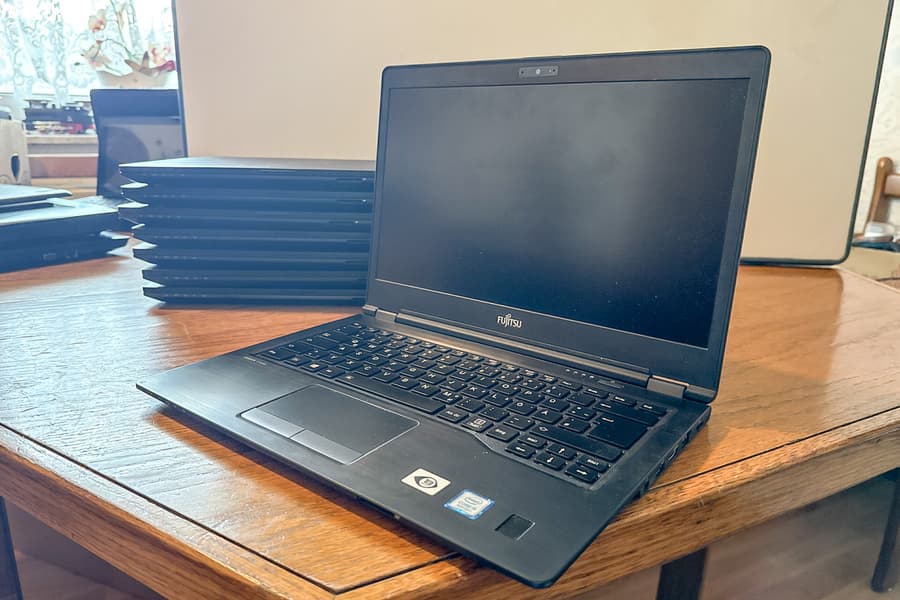 8 Laptops, defekt